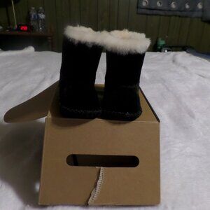 UGG Cassie Velvet black slippers- NIB Size 0/1